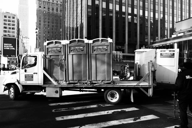 Best Portable toilet rental cost  in Glen Ellyn, IL
